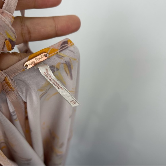 Free People Sleeveless Strappy Floral Print V-Neck Cami Top Size XS - Picture 5 of 7